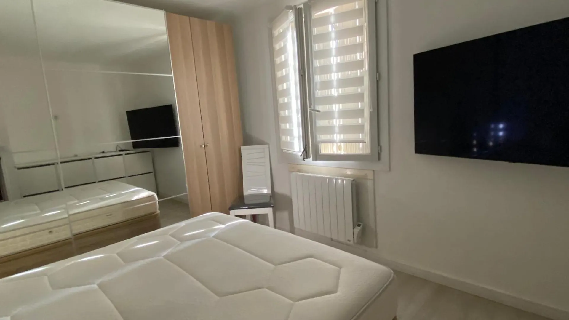 Appartement Spacieux Et Lumineux Senas